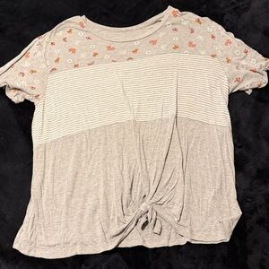 No Boundaries Gray and Pink Short Sleeve Top with Knot